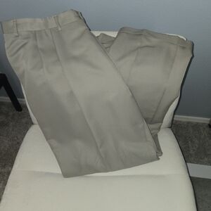Roundtree & Yorke Men's Khaki Dress Pants